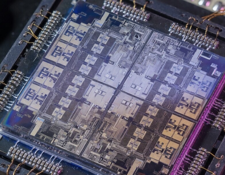 Semiconductor die microphotograph